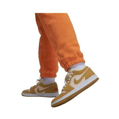 Air Jordan Women's Brooklyn Fleece Pants Orange