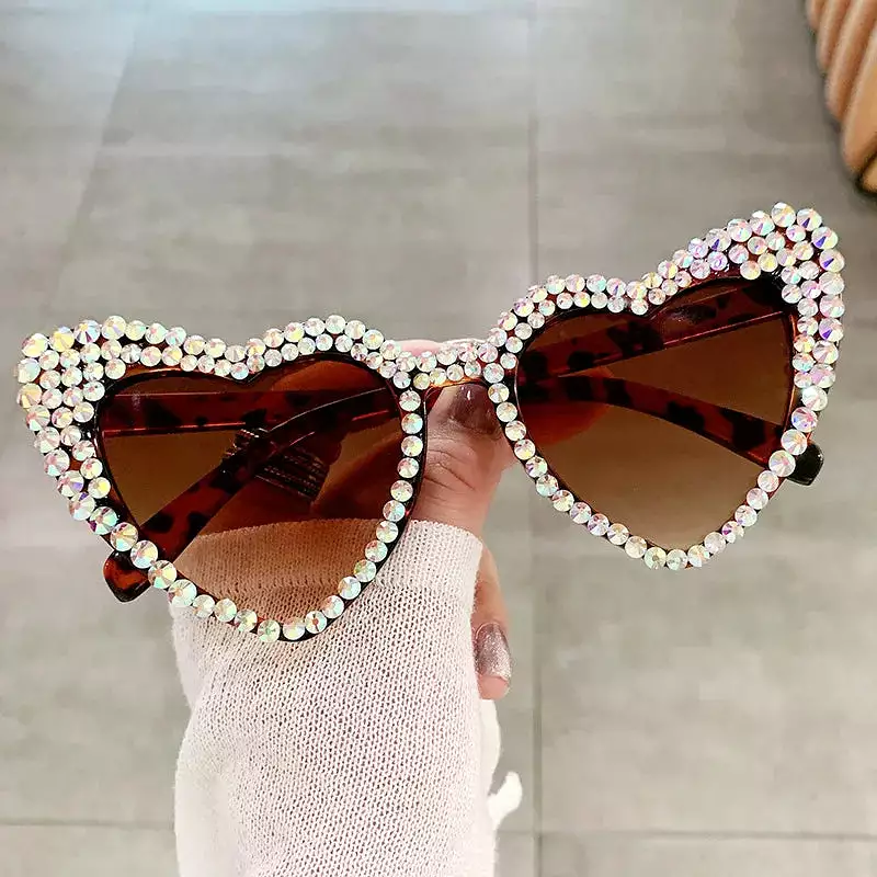 Ashore Shop Women New Luxury Diamond Sunglasses Large Heart Shape Ultraviolet Sun Glasses for Ladies Unisex Large Frame Hip Hop 