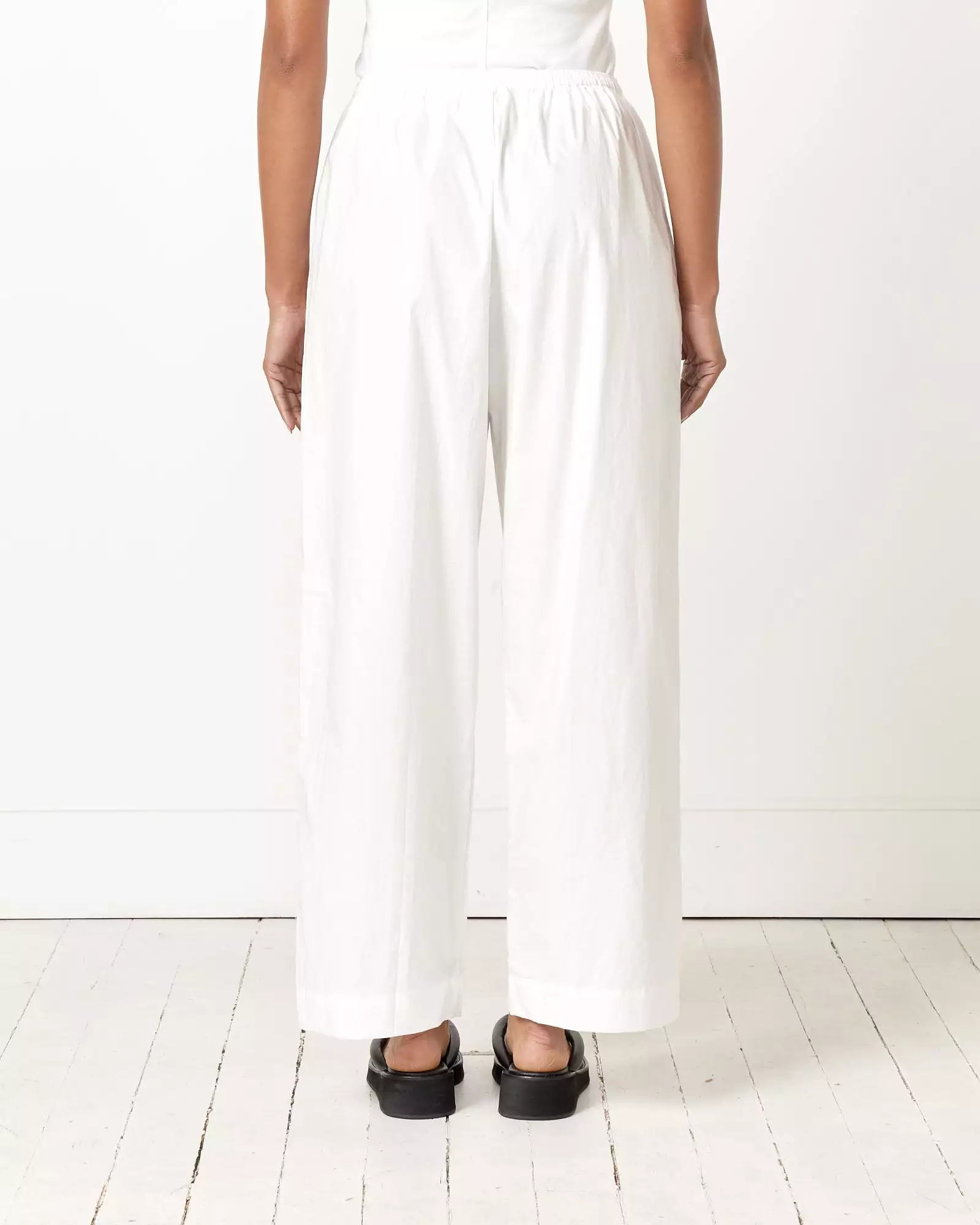 Ease Trousers in White