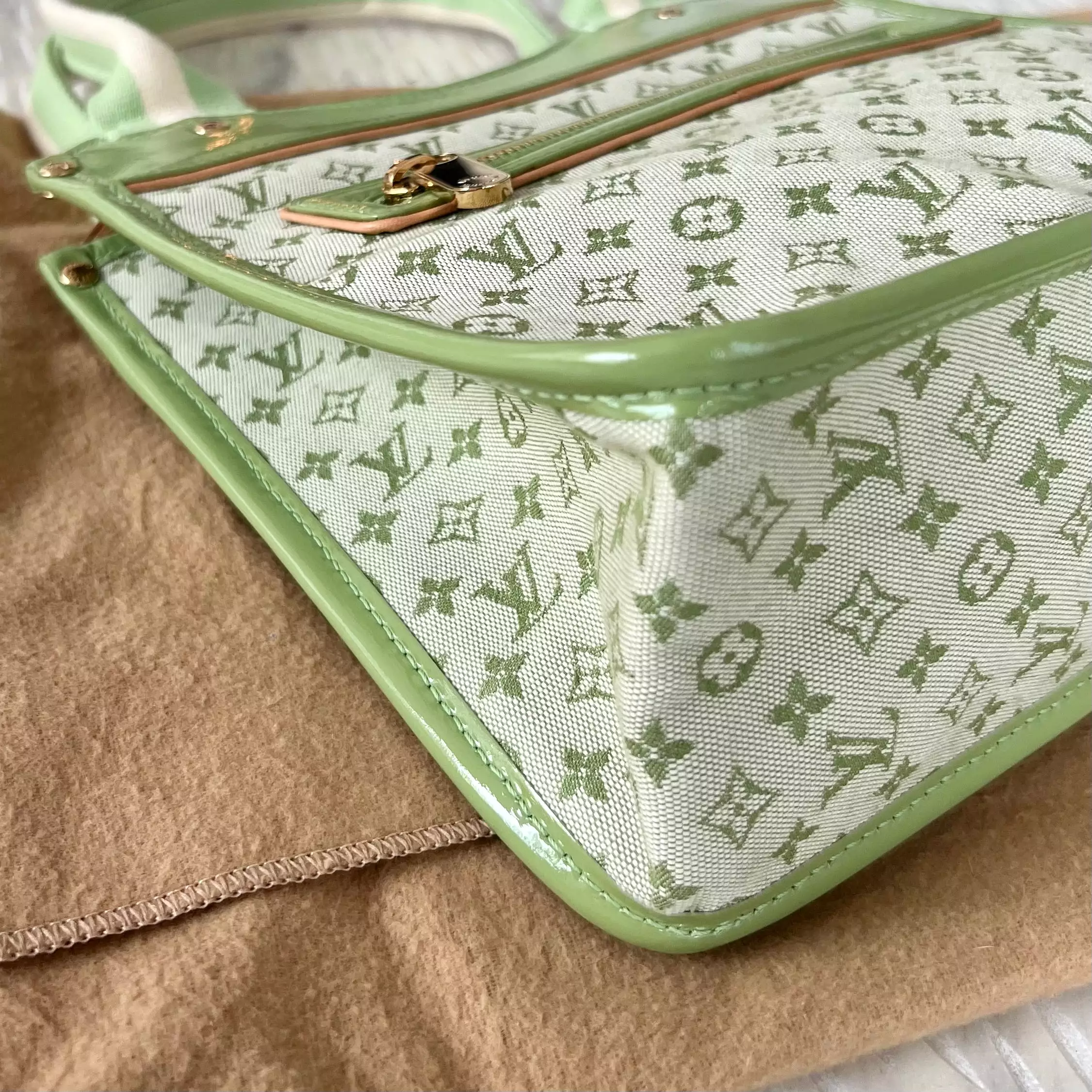 Louis Vuitton Kathleen Mini Lin Bag