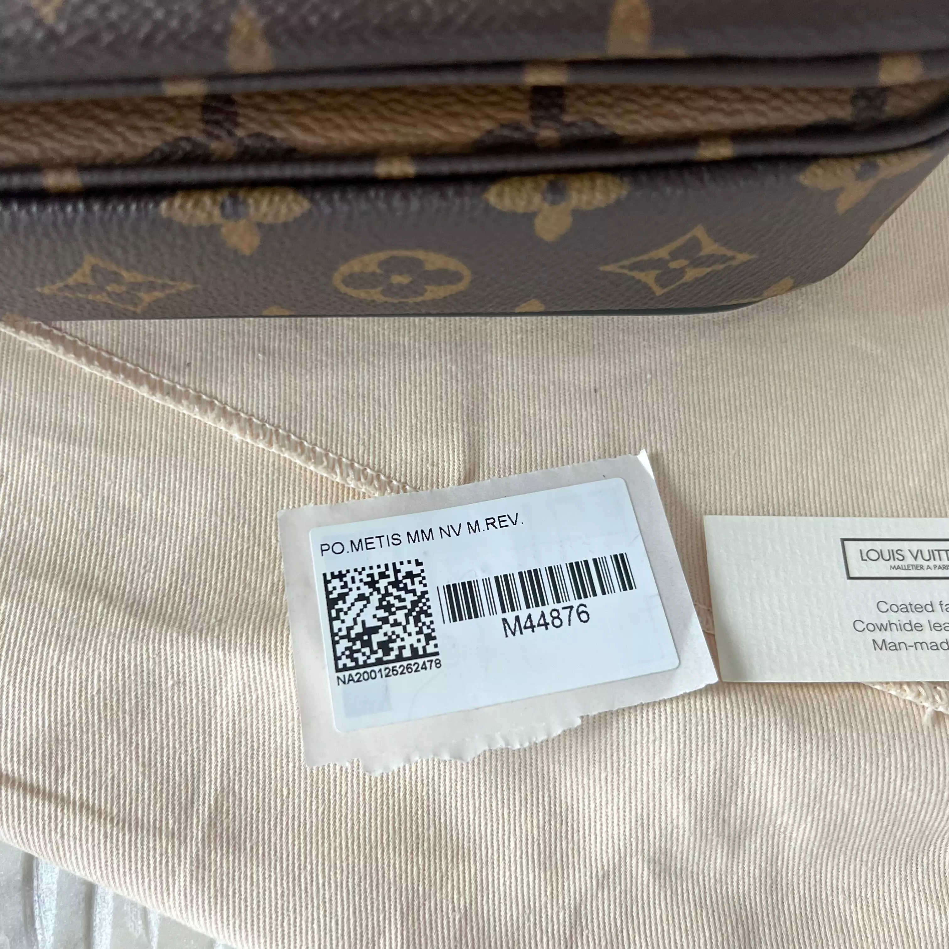 Louis Vuitton Pochette Metis Bag