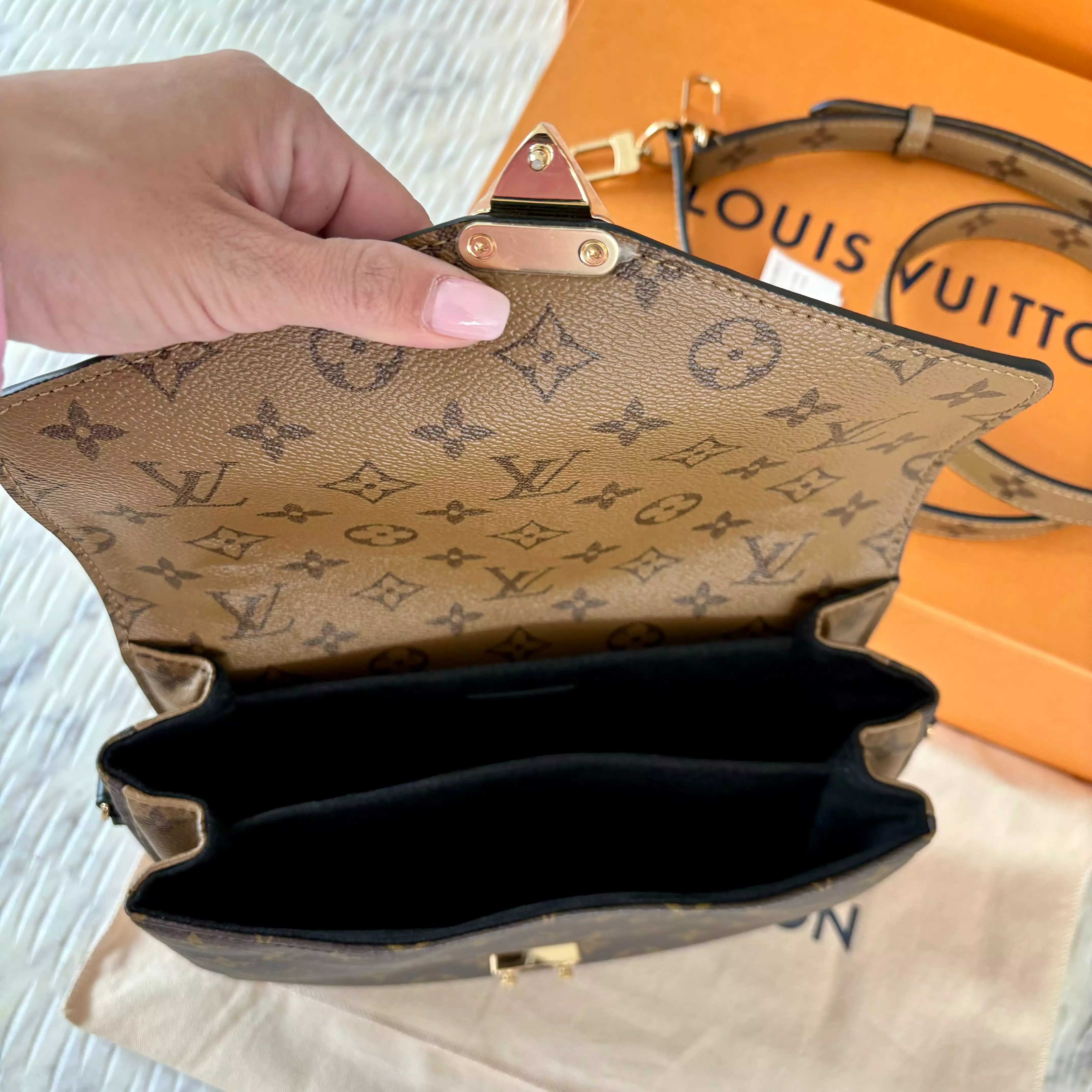 Louis Vuitton Pochette Métis Bag