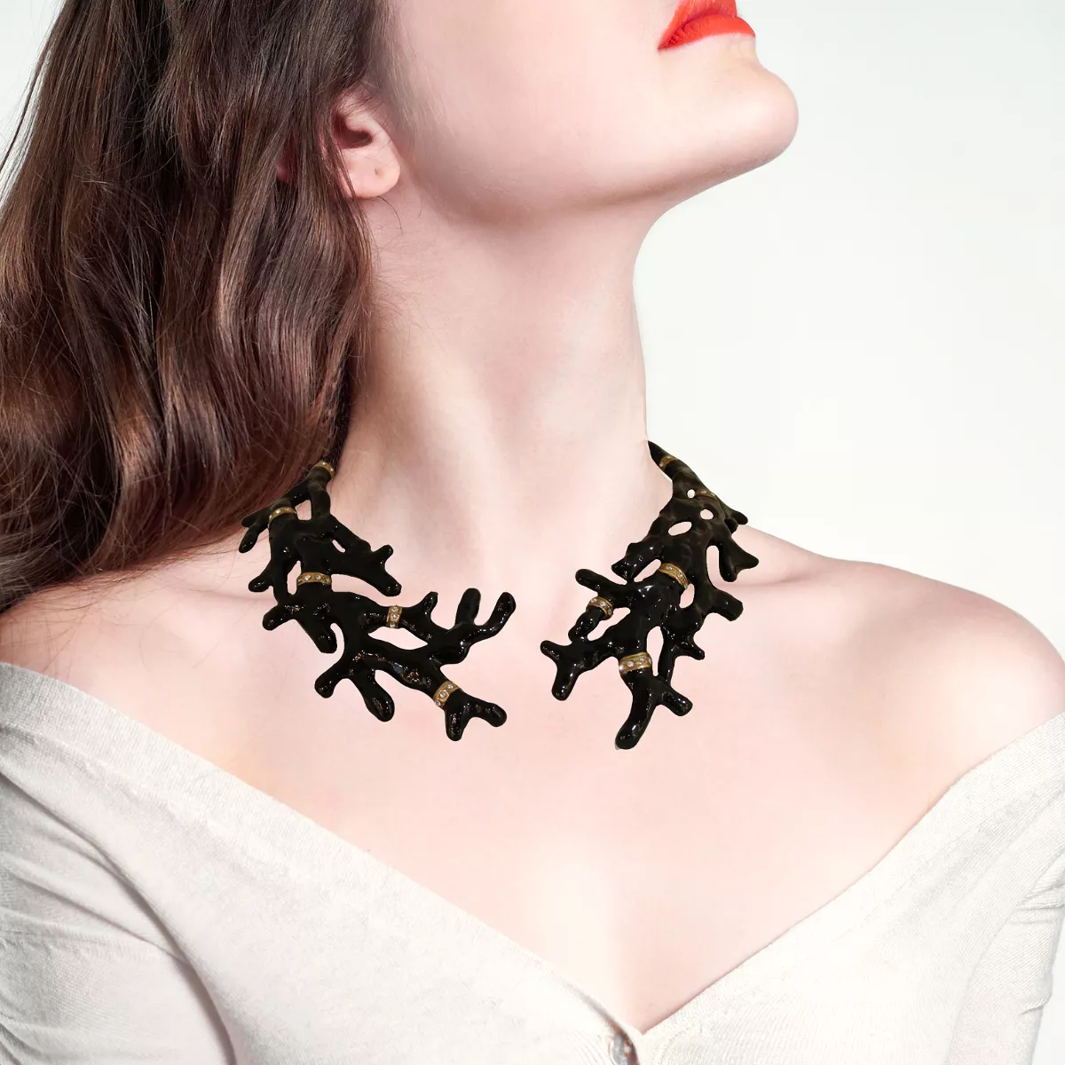 Necklace coral-shaped black